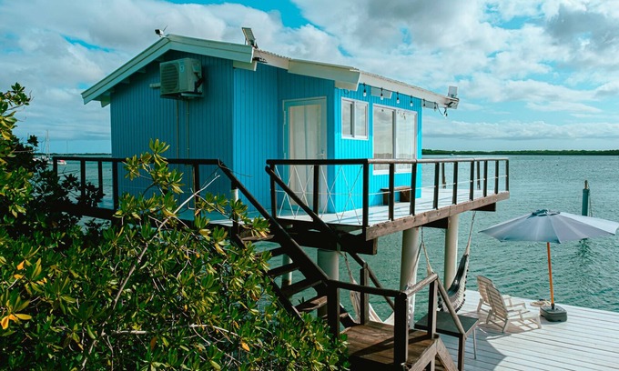 Oranjestad Cabin | A Cabin On a Pier