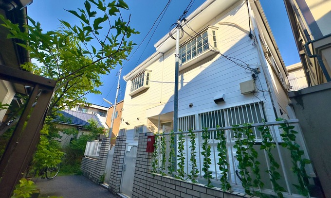 Akabane House | A calm Japanese-style house with easy access from central Tokyo. It can accommodate up to 10 people and is ideal for families and groups traveling together.