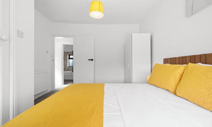 Belle Vue House | A calm stylish two bedroom semi detached house for a maximum of 4 persons