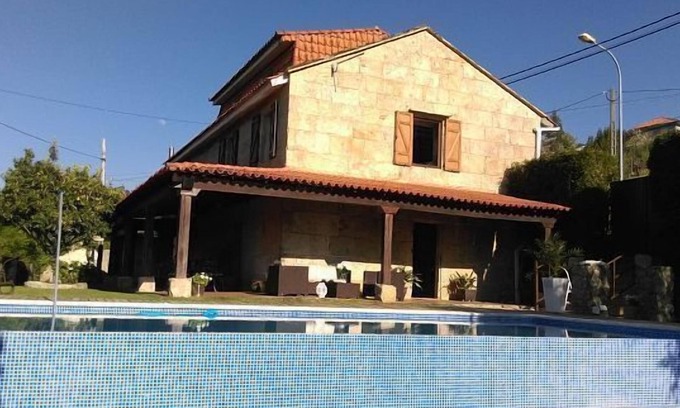 Ponte Caldelas House | A Casa da Xeitosa for 9 people