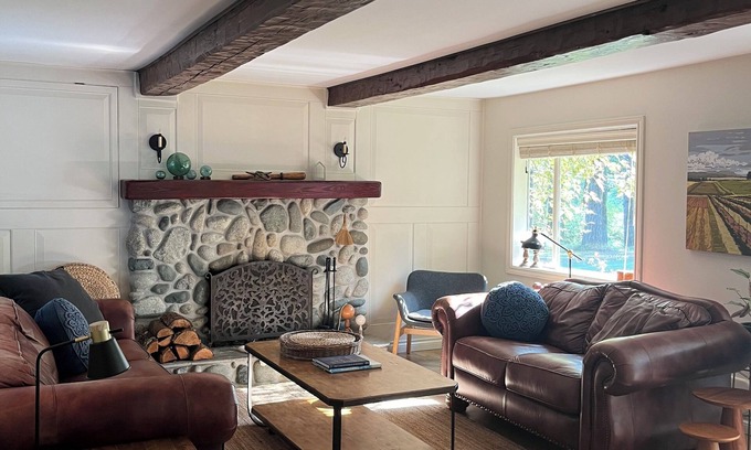 Courtenay House | A charming country home, nestled among fir trees. Close to the ocean.