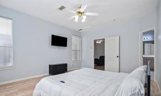 Westchase House | A Charming Gem in Houston