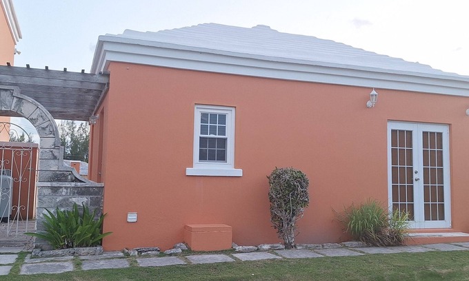 Sandys House | A charming, peaceful cottage in awesome Sandy's, Bermuda with WiFi, AC,