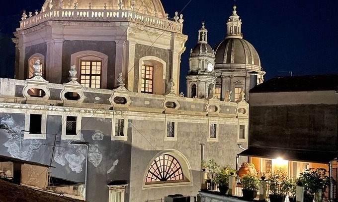 Catania City Centre Apartment | A charming terrace on the Badia