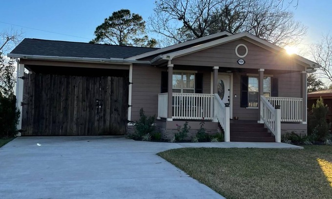 La Porte House | A Cheerful-Cozy House near beach and fishing!