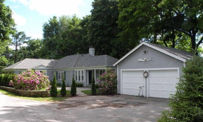 York Harbor House | A Classic New England vacation with a short walk to the beach!