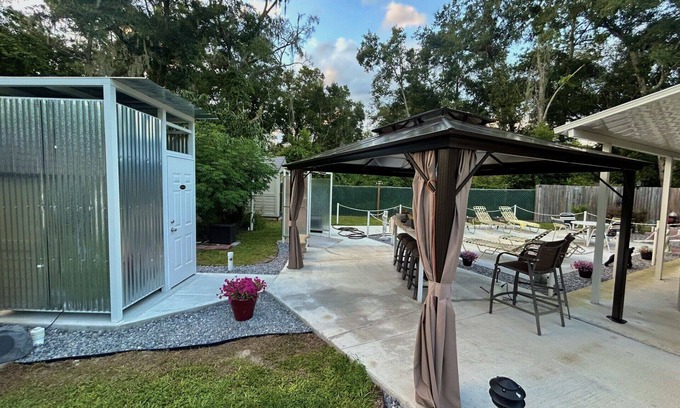 Fellowship House | A Clothing Optional Tent Site Oasis WEC 5 Mile Away T