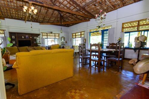 Taubate House | A Colina Maria Jordão