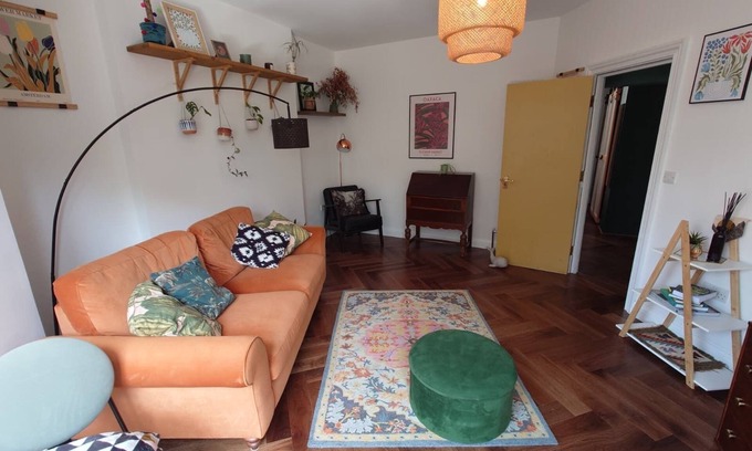 Buxton Apartment | A colourful corner in the heart of Buxton