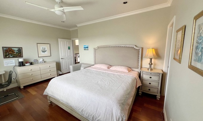Richmond House | A comfortable bedroom with private washroom close to YVR in Richmond