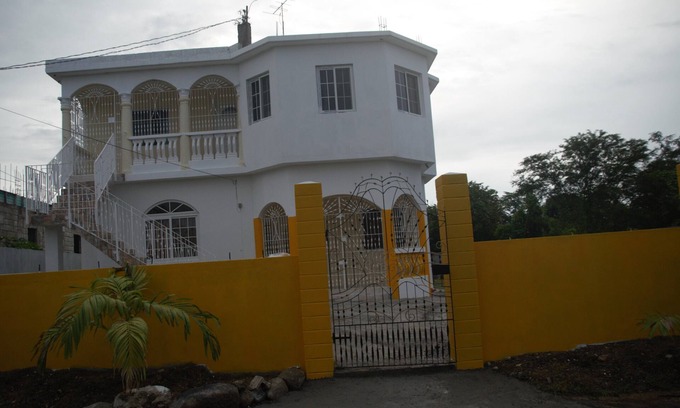 Pamphret House | A Comfortable stay at Pond View Apartment