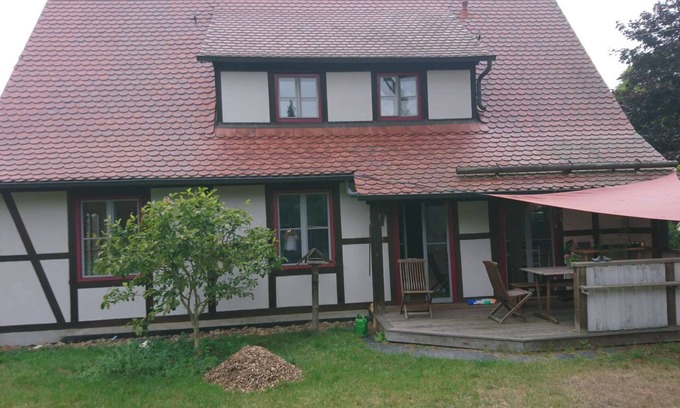 Kranichfeld Apartment | A complete vacation home with 4 bedrooms for up to 11 people