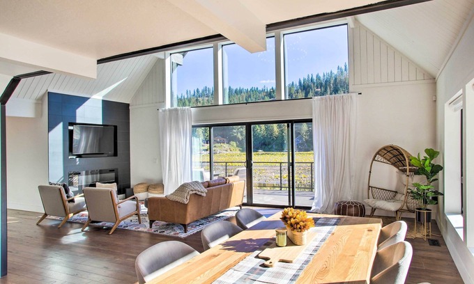 Twin Lakes House | A Contemporary Dream: Lakefront Rathdrum Oasis!