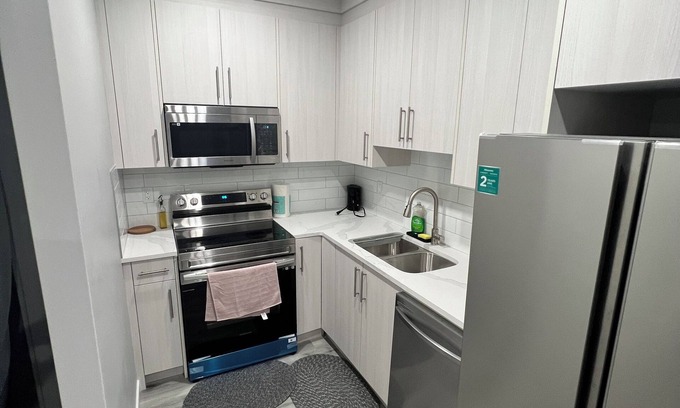 Evanston Bed & Breakfast | A cosy and comfortable 2 Bedroom close to all amenities and Airport.