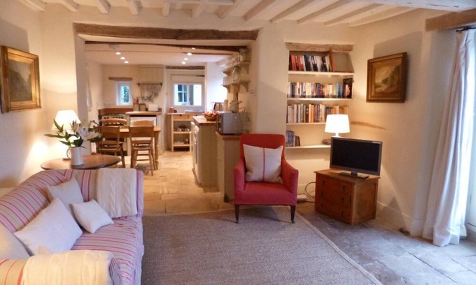 Witney Cottage | A cosy Cotswold cottage near Blenheim Palace, Oxford,