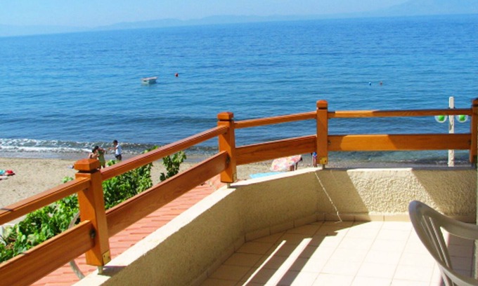 Ozdere Apartment | A Cosy Family Flat JUST by the Eagen Sea