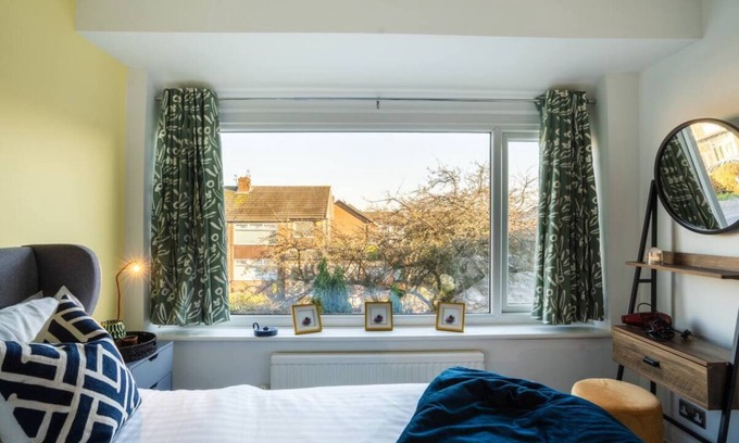 Cheadle House | A cosy place to stay near Manchester Airport