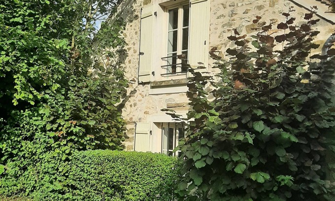 Samois-sur-Seine Apartment | A cosy studio between the Seine and the Fontainebleau forest