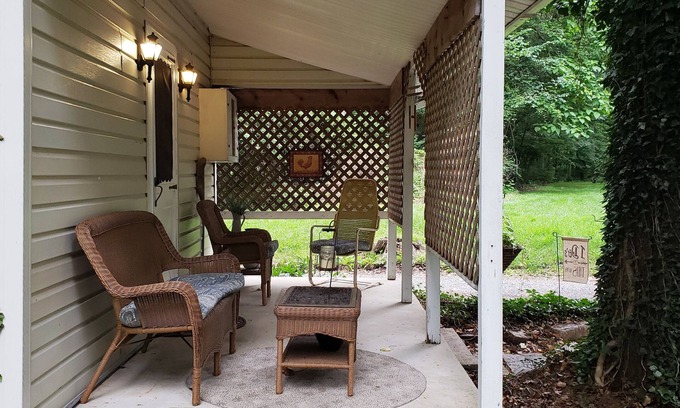 Fort Loudon Cottage | A Cottage in Woods Near Skiing, Lake, and Historical Sites
