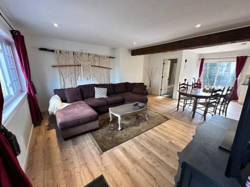 North Dumfries Apartment | A Country Stay Just Minutes Away