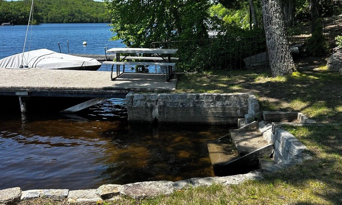 Lyman Cabin | A cozy 2-bedroom lakefront cabin nestled in Maine, feat. kayaks and private dock