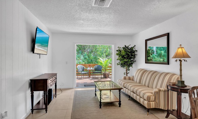 Vero Beach Apartment | A cozy apartment near downtown and the beach.