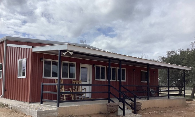 Junction House | A cozy barn-dominium in rural Texas with an easy walk to Llano River access.