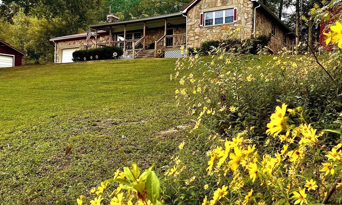 Mammoth Cave House | A cozy country home near Nolin Lake, Blue Holler ATV Park and Mammoth Cave