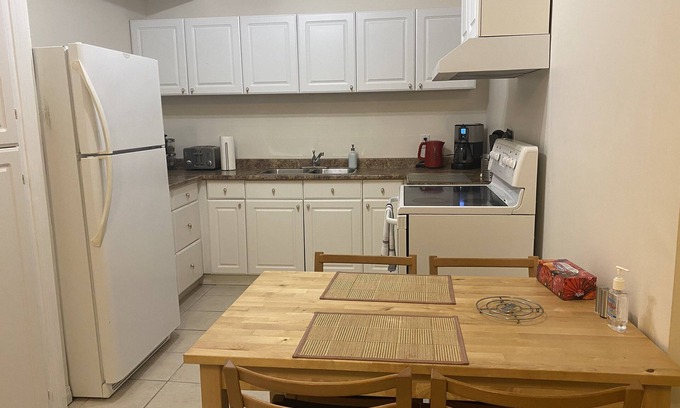 North Vancouver House | A cozy , nice and characteristic place in the Heart of Tempe