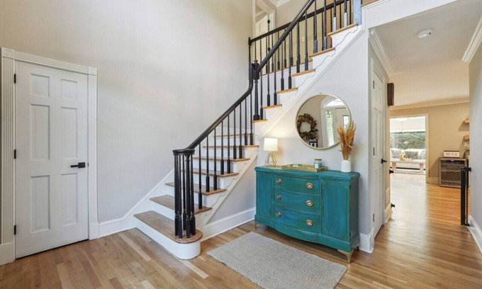 Peachtree Corners House | A Cozy Peaceful Space for a Family Getaway