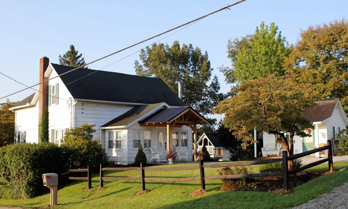 New Bedford Cottage | A cozy, relaxing cottage in Ohio's Amish country.