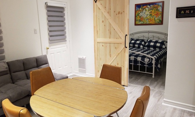 Longueuil Apartment | A Cute & Cosy Apartment near Old Port Montreal/South Shore