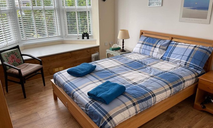 Perranporth Apartment | A cute flat just 600m to the beach with private parking. You are welcome!