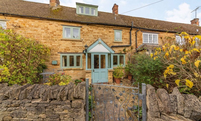 Moreton-in-Marsh Cottage | A delightful two bedroom Cotwold holiday cottage with garden - Cosy Corner