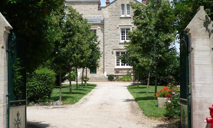 Ladoix-Serrigny House | A Distinctive Chateau Rental in the Heart of Burgundy