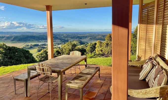 Coorabell House | A dramatic open view home over the valley to the sea