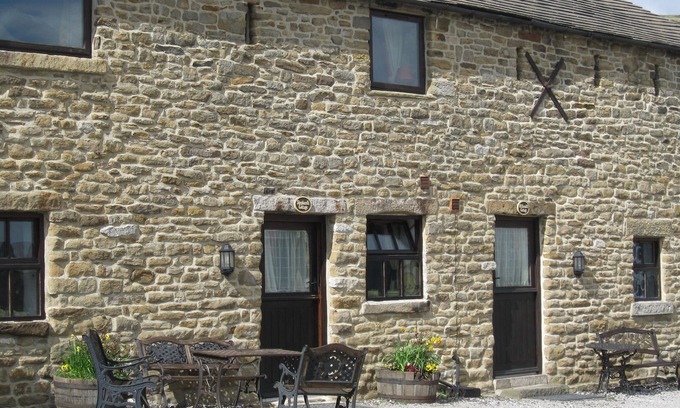Peak District Cottage | A fabulously quiet paradise situated on a working farm Castleton