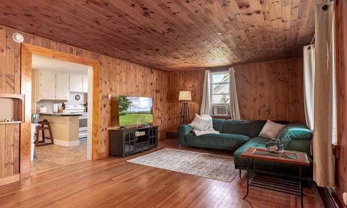 Lairdsville House | A family friendly stay in the safe town of Hughesville