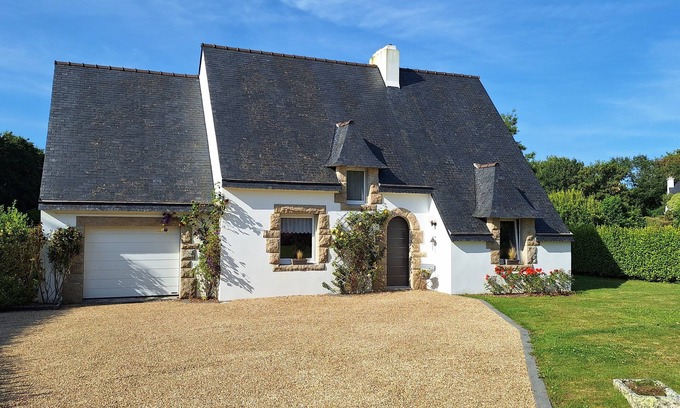Landunvez House | A few steps from the beach, your neo-Breton in the Pays d'Iroise