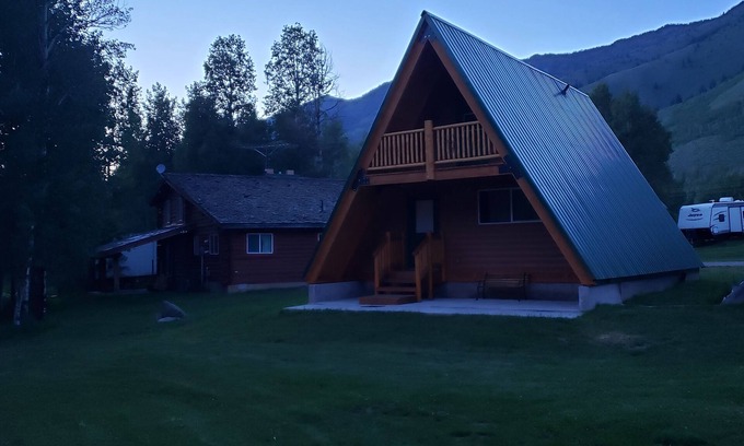 Island Park Cabin | A frame Cabin Near Yellowstone on Henry's Lake