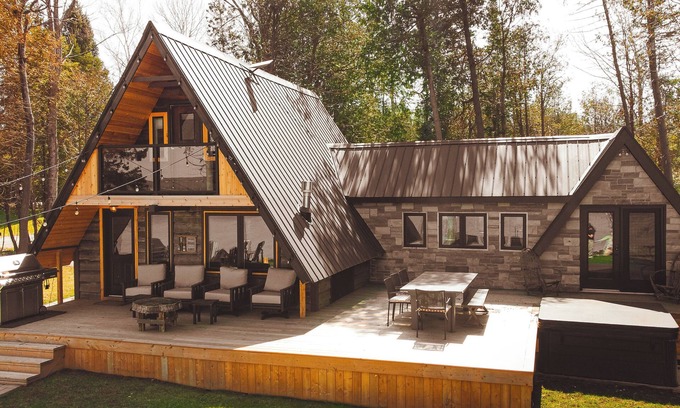 Wiarton Cottage | A Frame Cottage on the Lake - Wiarton, Ontario