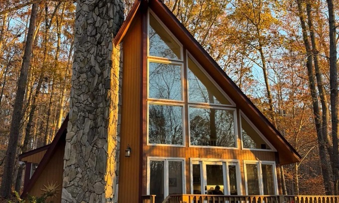 Hurdle Mills Ski Chalet | ★ A-frame in the country ★
