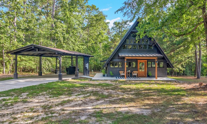 Brookeland Cabin | A-frame in the cove