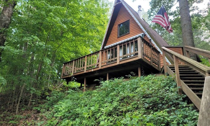 Luther Cabin | A-Frame Secluded Riverfront Outdoor shower