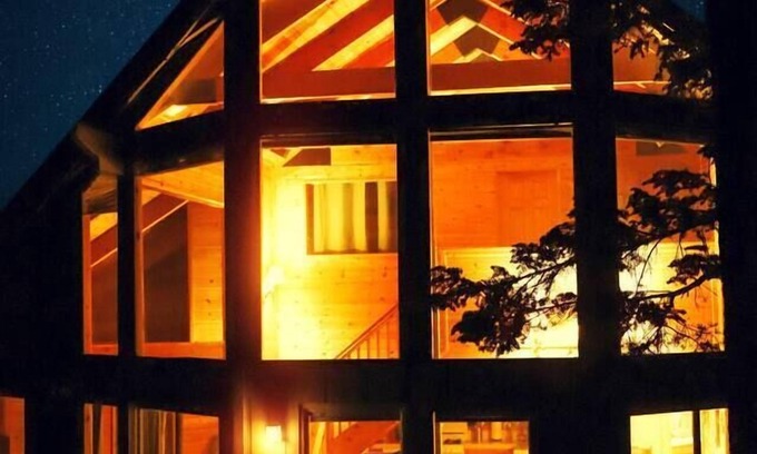 Summit Estates Ski Chalet | A-Frame ~ Walk to Snow Summit - 6 Beds - Fireplace