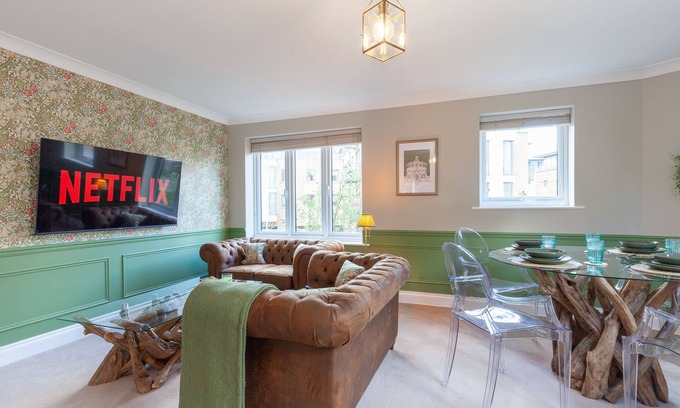Oxford City Centre Apartment | A gem nestled in the heart of Oxford with parking!