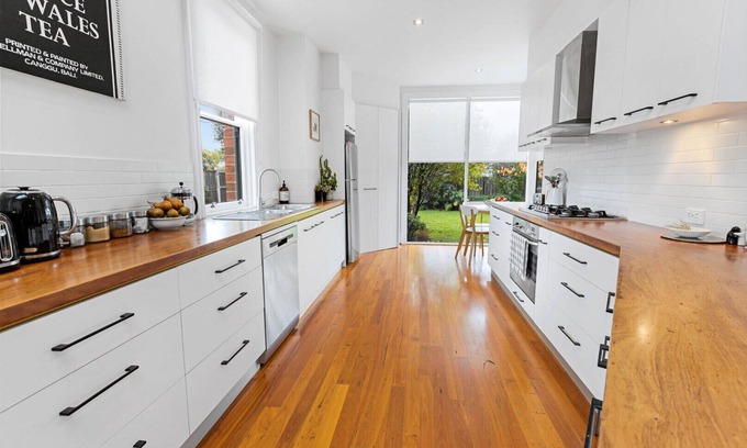 East Bairnsdale House | A grand piece of history with all the modern amenities