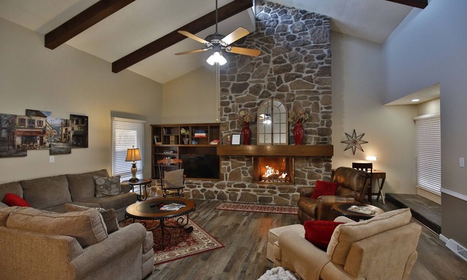 Monett House | A Grand Stay in a Small Town
