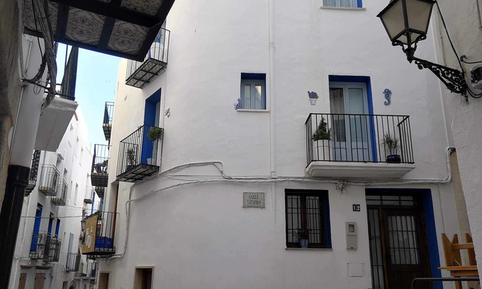 Peniscola Old Town House | A. H. Rentals El Gato Azul Whole house