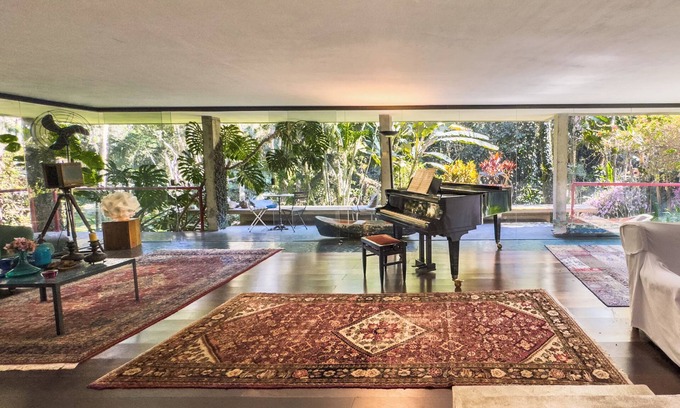 Carapicuiba House | A Haven of Inspiration in Granja Viana